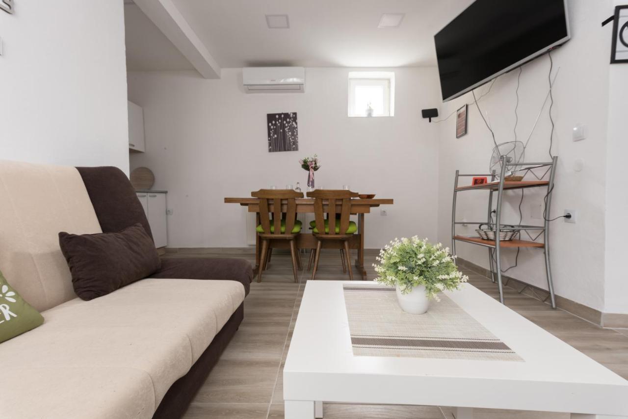 Apartmani Kod Marka Pozega Buitenkant foto