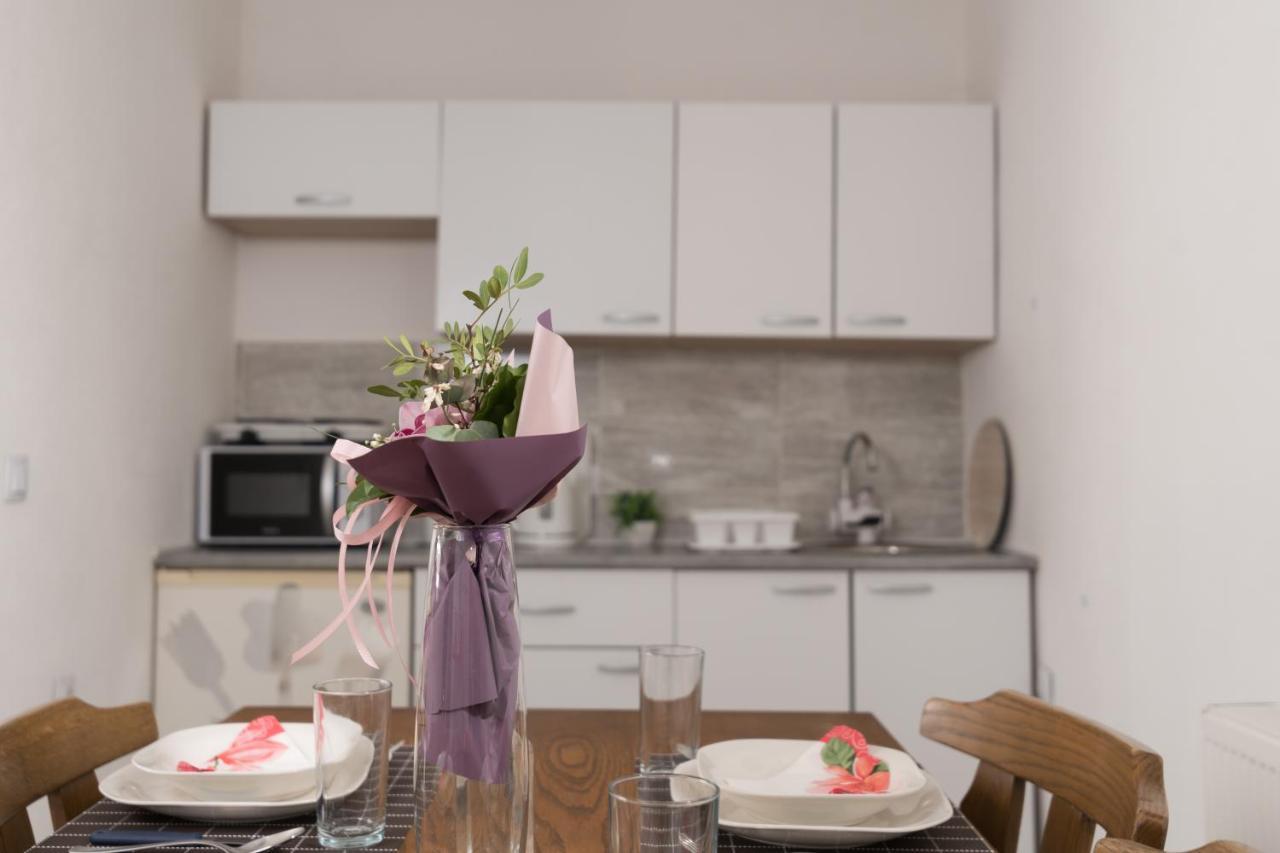 Apartmani Kod Marka Pozega Buitenkant foto