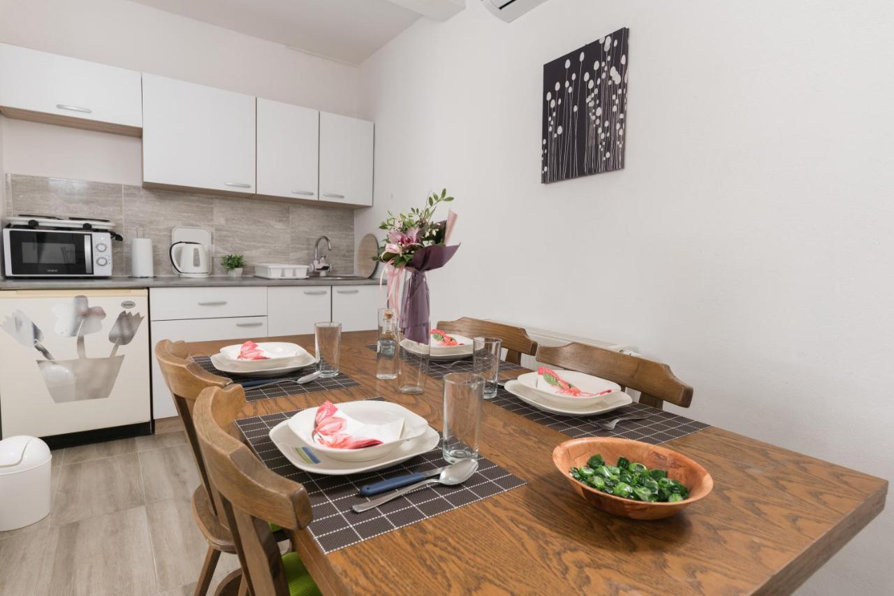 Apartmani Kod Marka Pozega Buitenkant foto