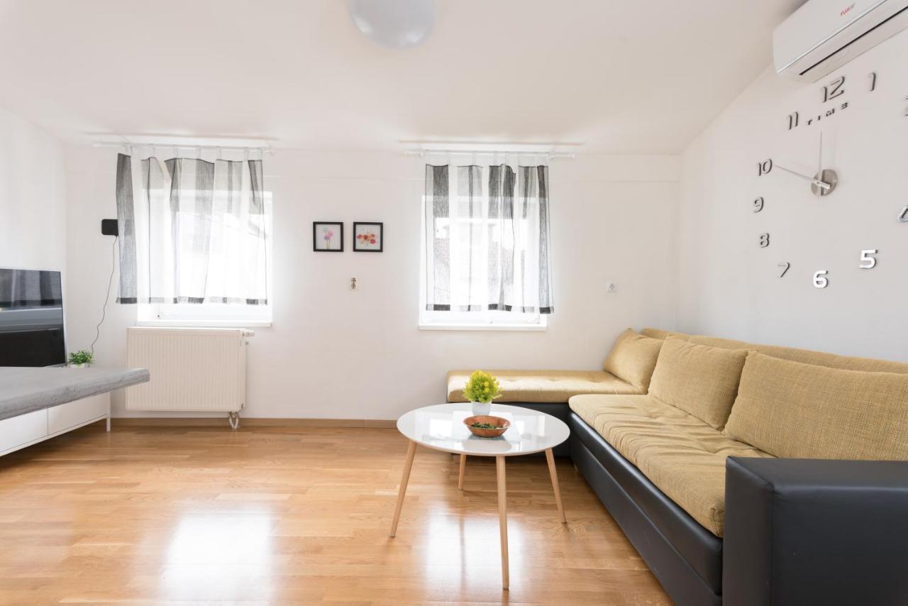 Apartmani Kod Marka Pozega Buitenkant foto