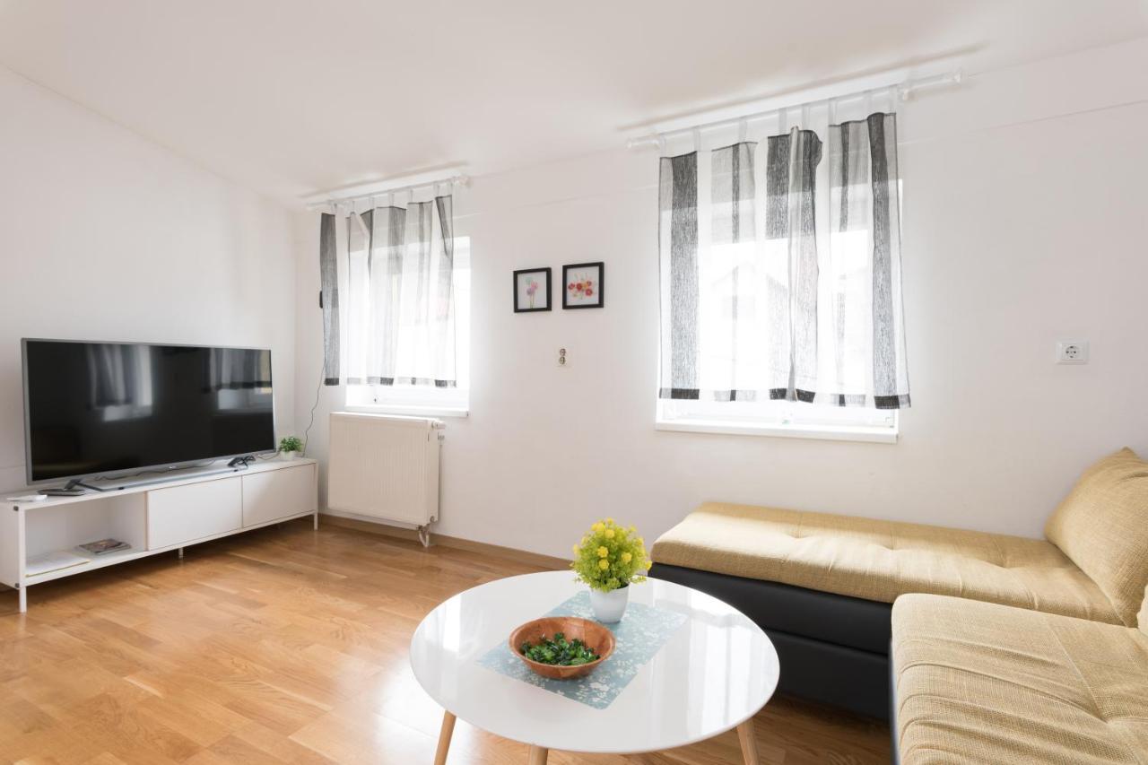 Apartmani Kod Marka Pozega Buitenkant foto